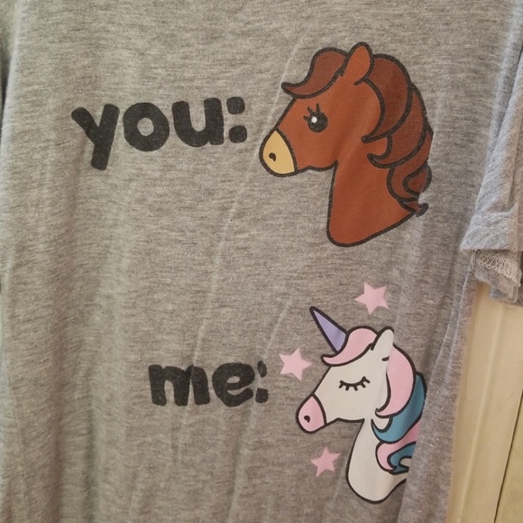 Graphic T-shirt - Picture 3 of 4